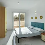 Elegant With Shared Pool דירה