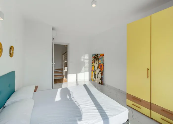 Elegant With Shared Pool Daire